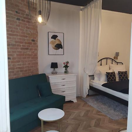 Ndm Apartament Варшава Екстериор снимка